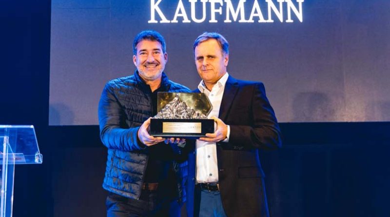 Kaufmann Chile recibe distinción EliteClass de Daimler Brasil