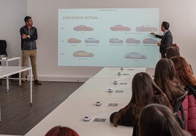 Porsche en Chile abre sus puertas a estudiantes y periodistas en el Mes de la Mujer