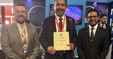 Embajada de Estados Unidos otorga el “Export Leadership Award” a Esri Chile en FIDAE 2026