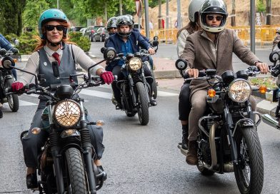 Triumph Motorcycles lidera caravana solidaria de motociclistas elegantes DGR Santiago 2026