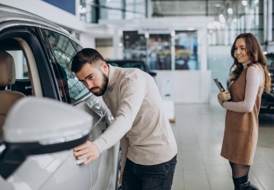Alerta por alza de fraudes en compraventa de autos usados