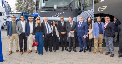 Volvo Chile presenta camión de última generación en la conmemoración del Día del Camionero Volvo Chile presenta camión de última generación en la conmemoración del Día del Camionero