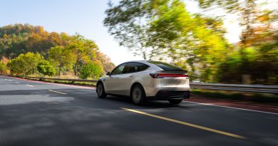 Tesla presenta en Chile el nuevo Model Y L