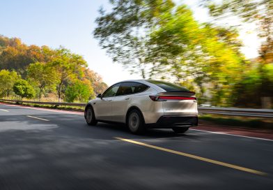 Tesla presenta en Chile el nuevo Model Y L